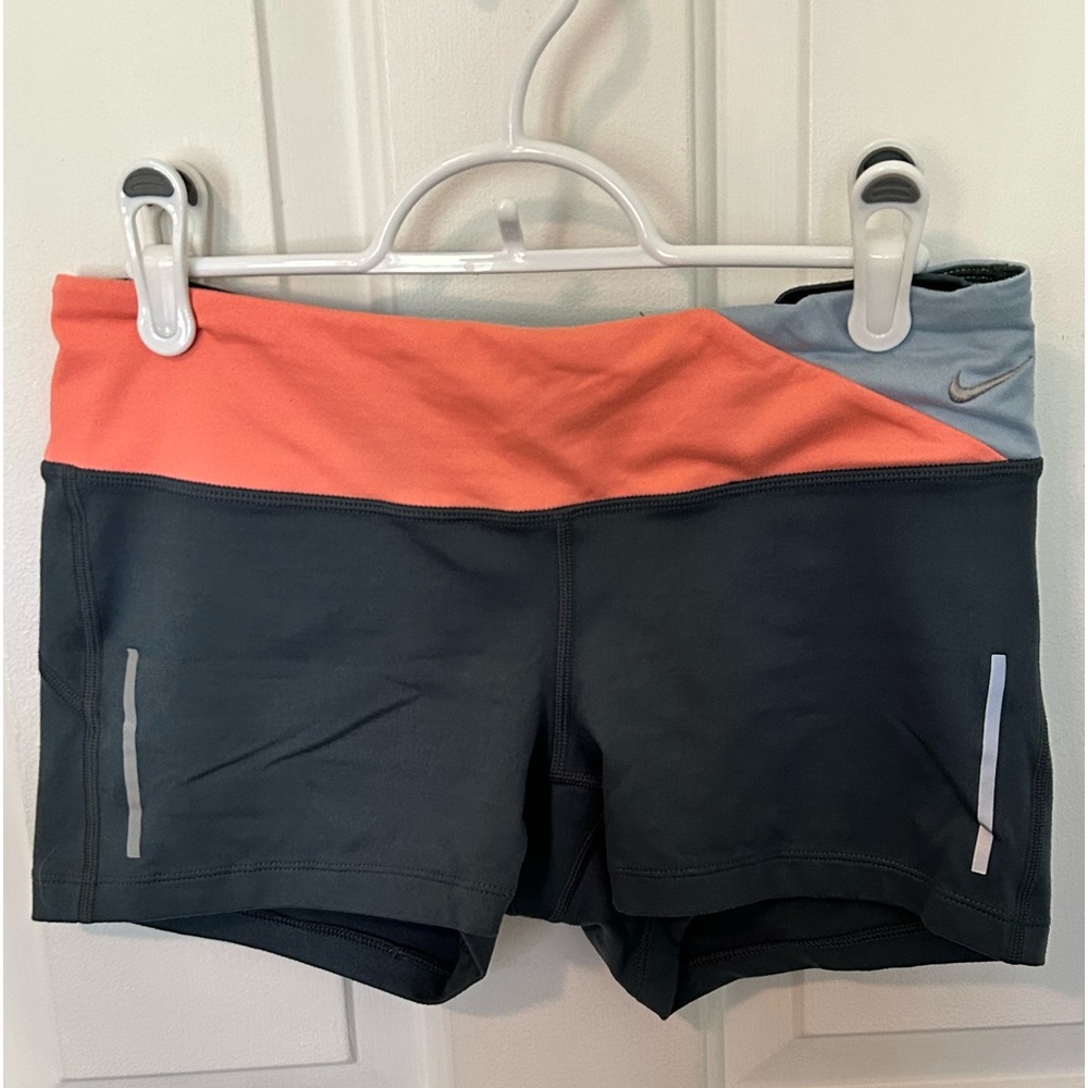 Nike dry fit, short like new, size Medium.